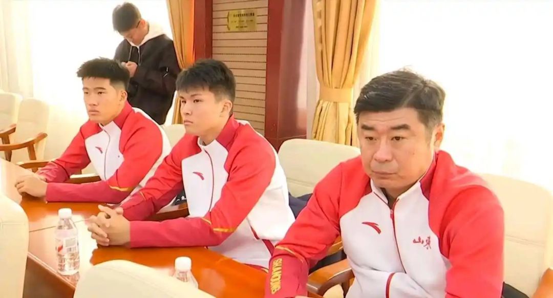 韩鹏：山东队无奈前场没人用；一定会向钻研徐根宝指导钻研