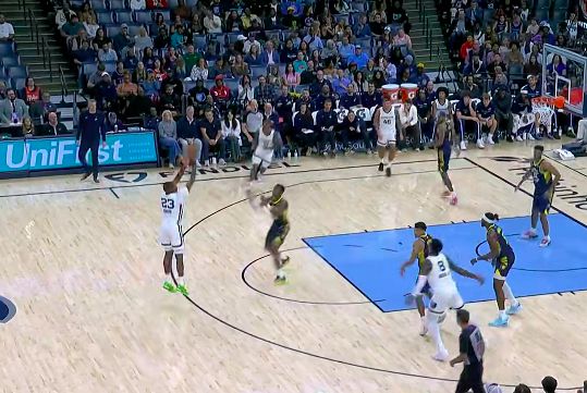 科沃德第三节6中5轰15分，灰熊单节43分领跑位步行者19分