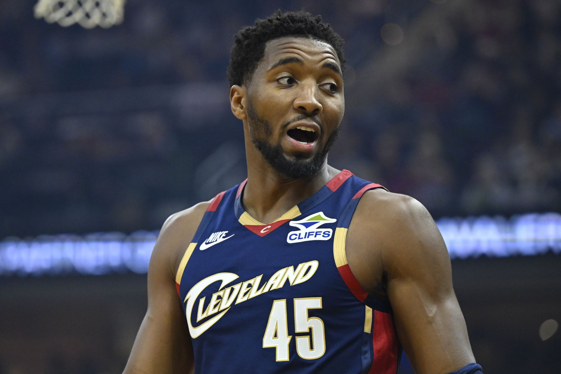 米切尔骑士生涯第5次砍45+得分，扳平局欧文&并列队史第二